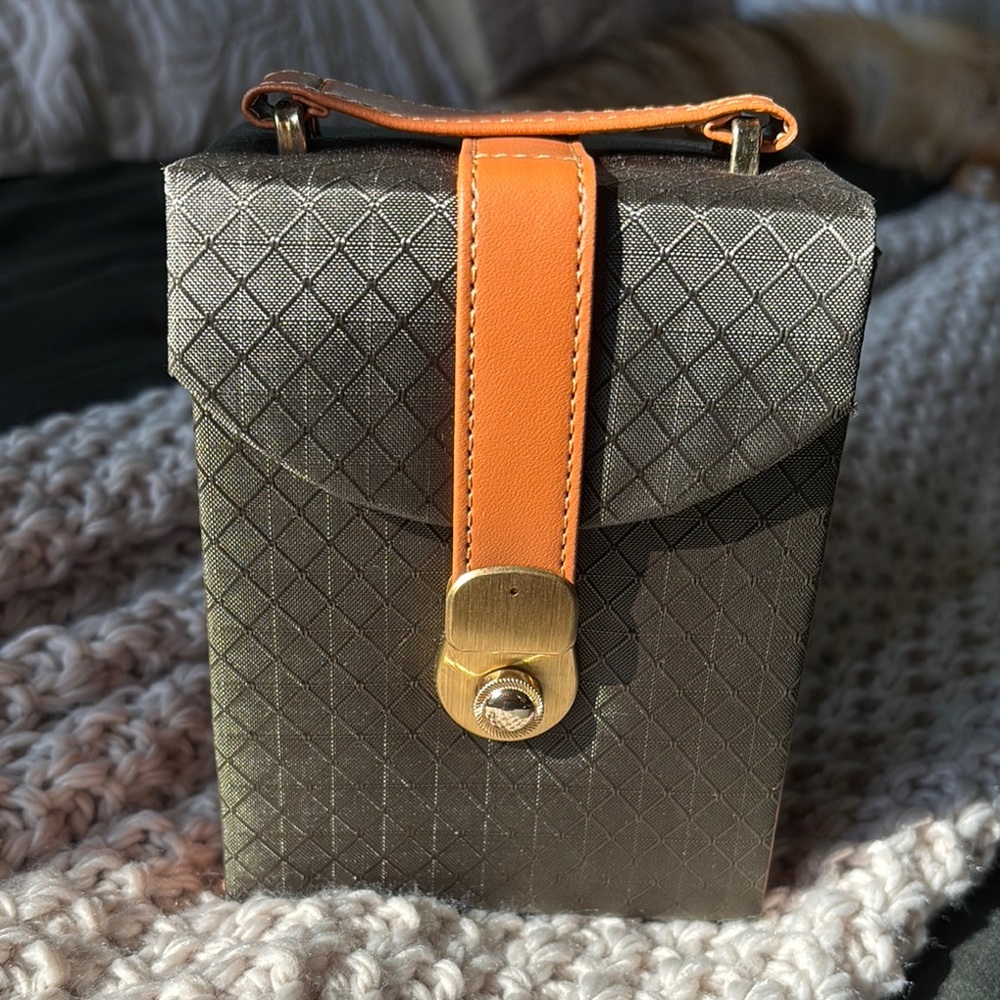 Stylish Olive and Tan Jewelry case